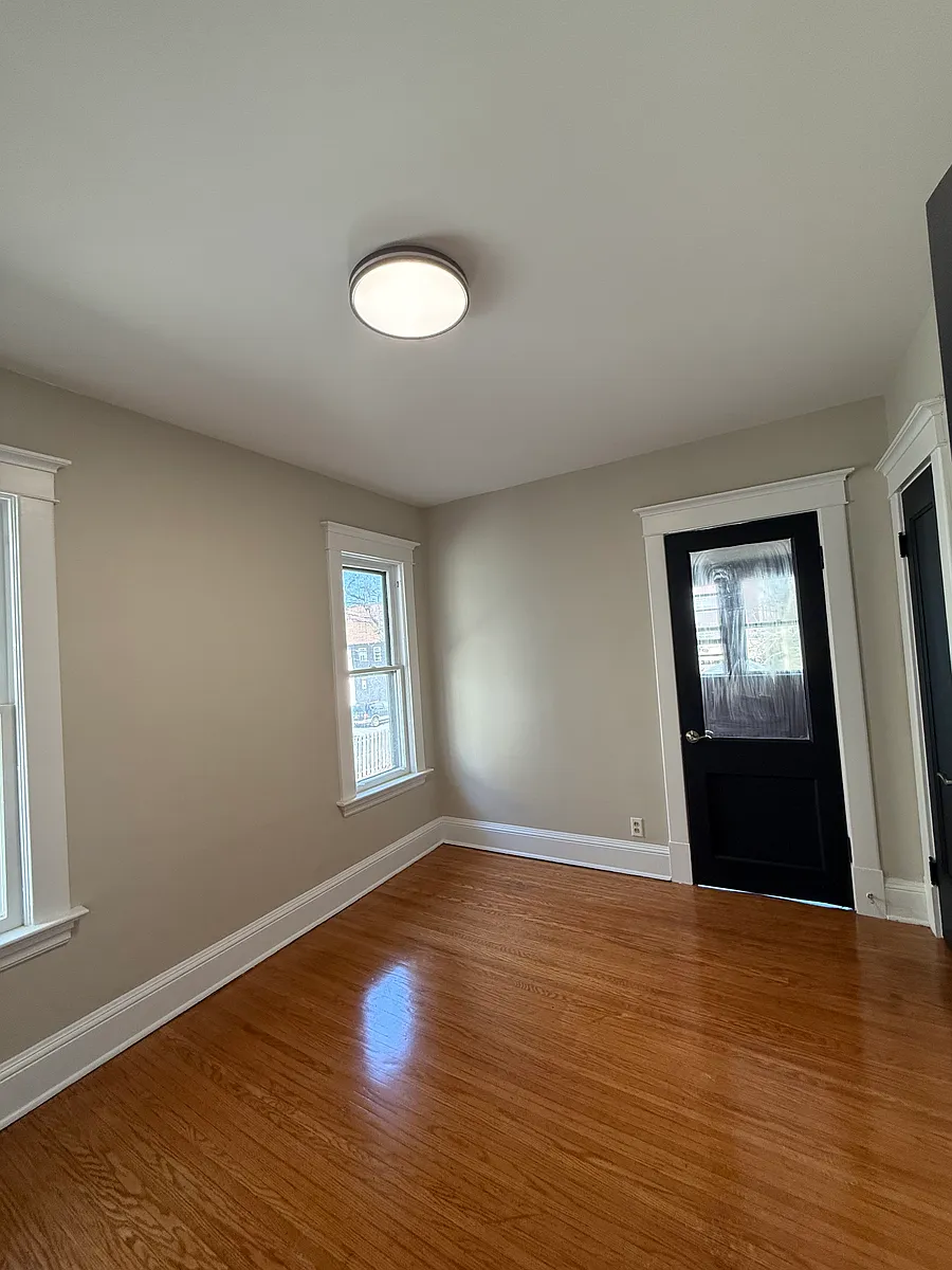 Building Photo - 629 Parkside Ave