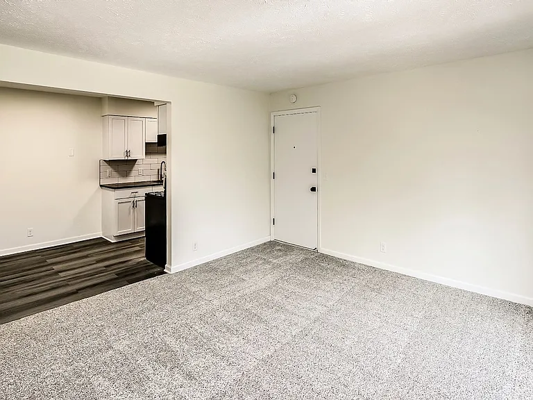 CB 12 — Photo 8