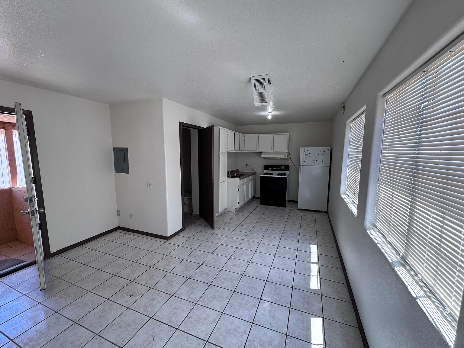 1 bed, 550 sqft, $799 — Photo 3