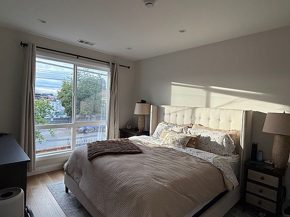 4th image of 3106 Linden St
