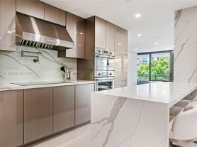 2901 S Bayshore Dr, Miami, FL