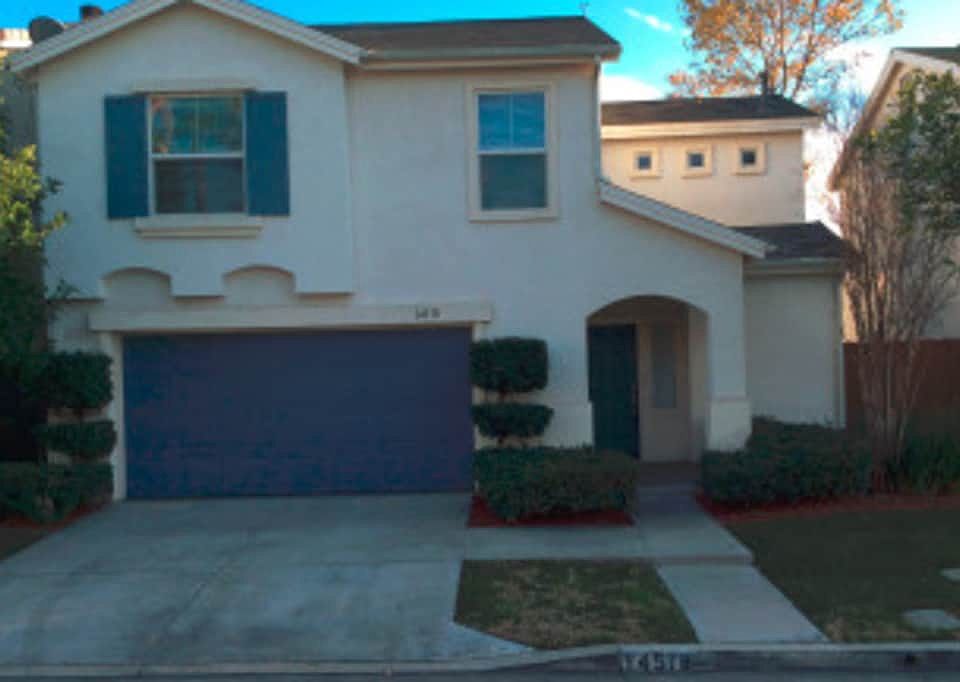 1st image of 14518 Village Way Dr