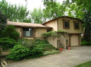 2396 Browning Dr, Lake Orion, MI 48360