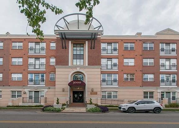 2nd image of 3000 Vanderbilt Pl APT 300