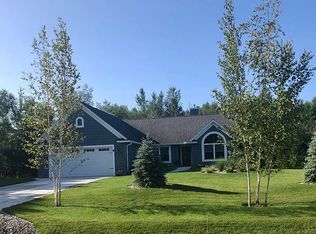 3520 Coyote Ridge Cir, Midland, MI 48642