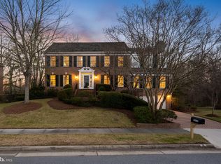 8815 Surrey Ct, Alexandria, VA 22309