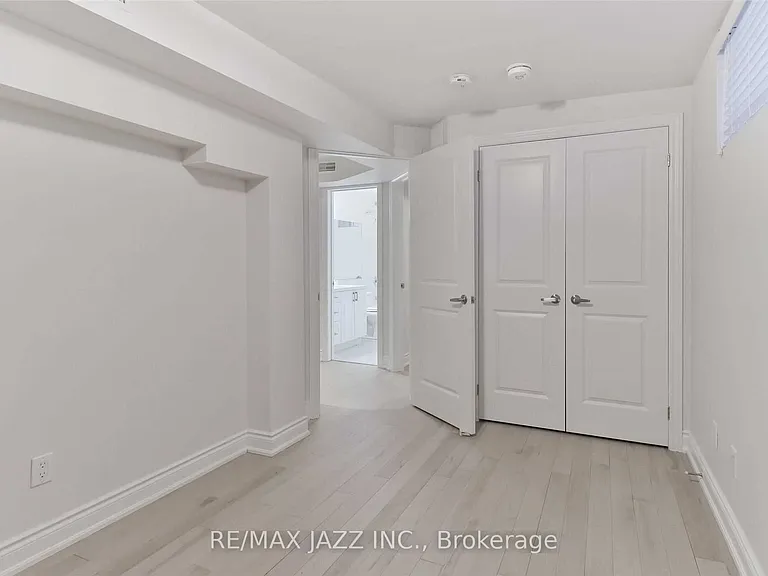 1303 Bayview Ave #103 — Photo 17