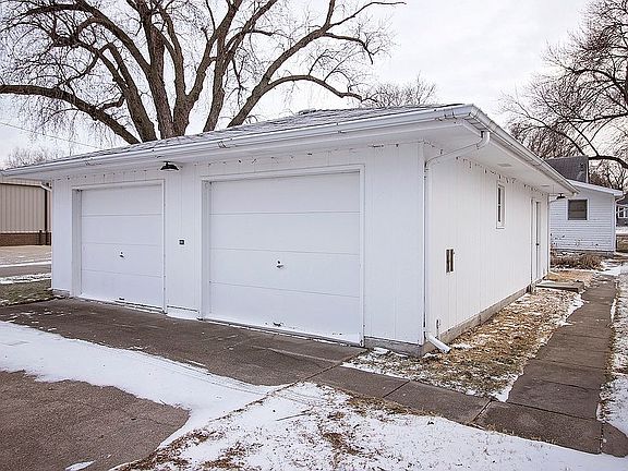 5th image of 108 S 22nd St