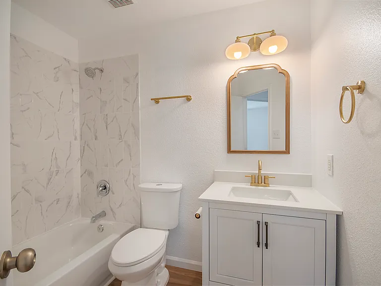 1618 Pin Oak Trl — Photo 16