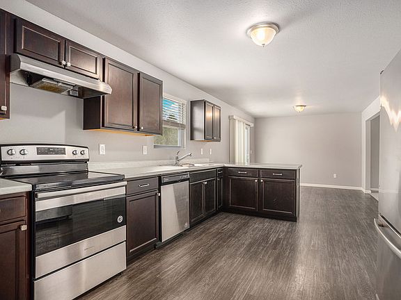 4th image of 8790 Tiburon Ln