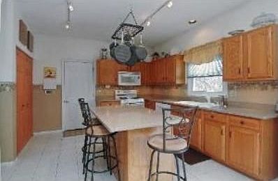 4th image of 4541 Cornerstone Dr