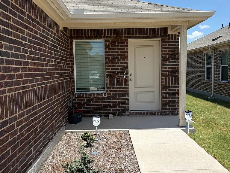 1622 Grassy Pond Rd — Photo 2