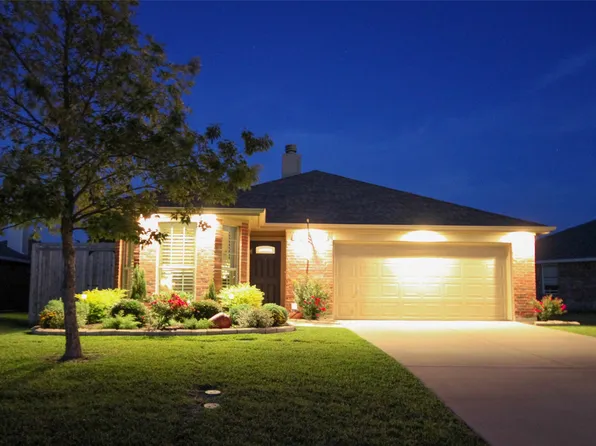 105 Windsor Dr, Forney, TX 75126