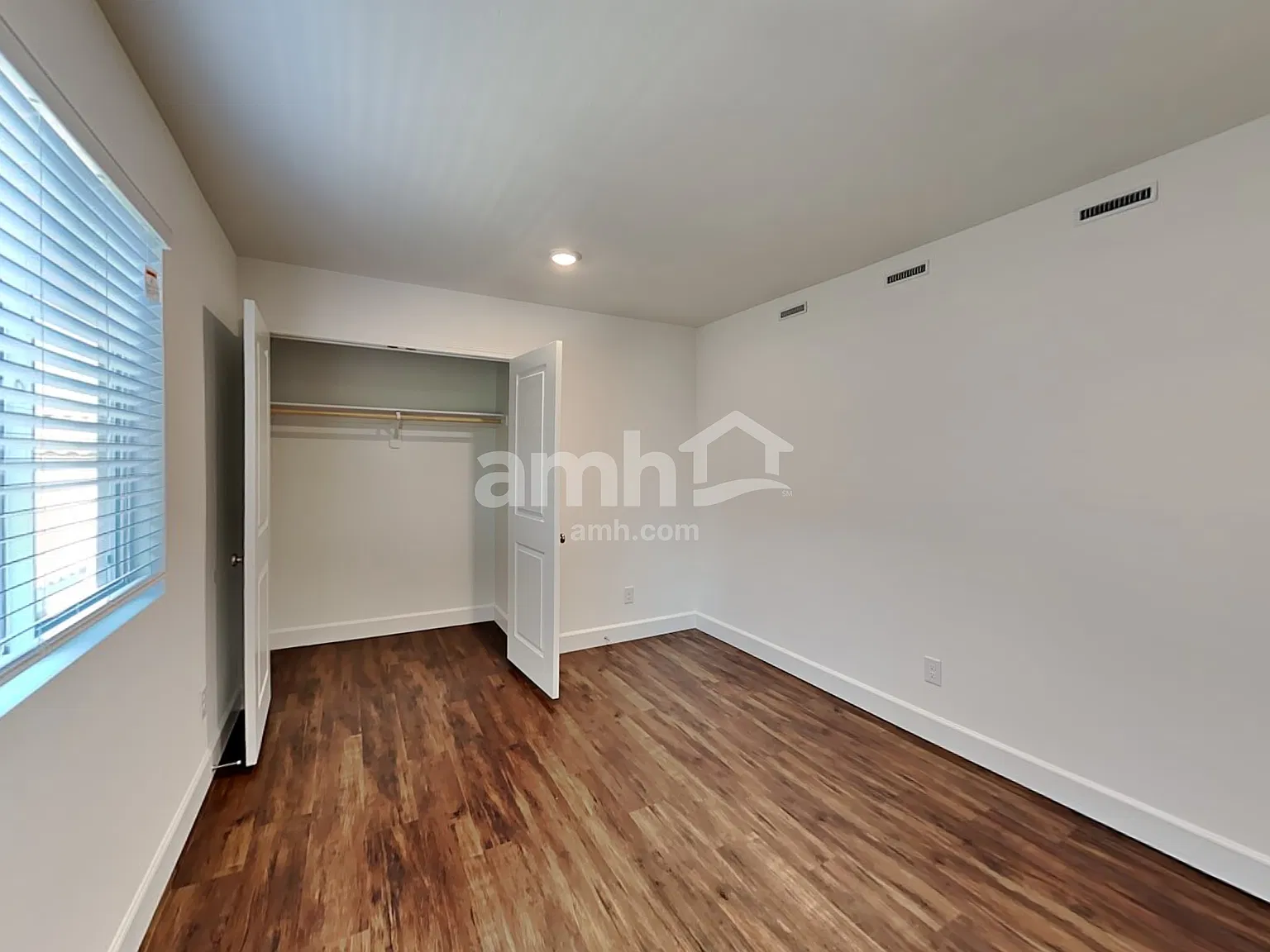 4 bed, 2.5 bath, 2209 sqft, $2,395 — Photo 2