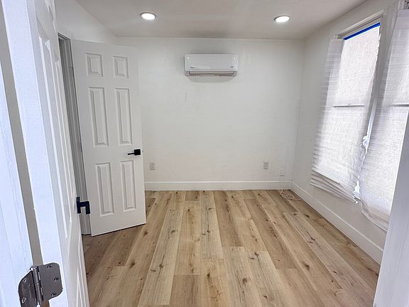 3rd image of 611 N Kaweah St #330