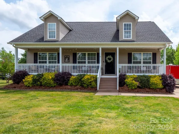 321 Springlake Rd, York, SC 29745