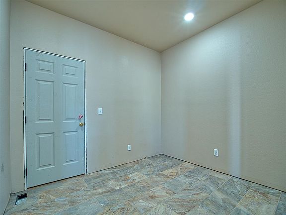 5th image of 4433 Mojave Dr