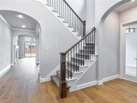 3rd image of 1708 Hollyhock Dr