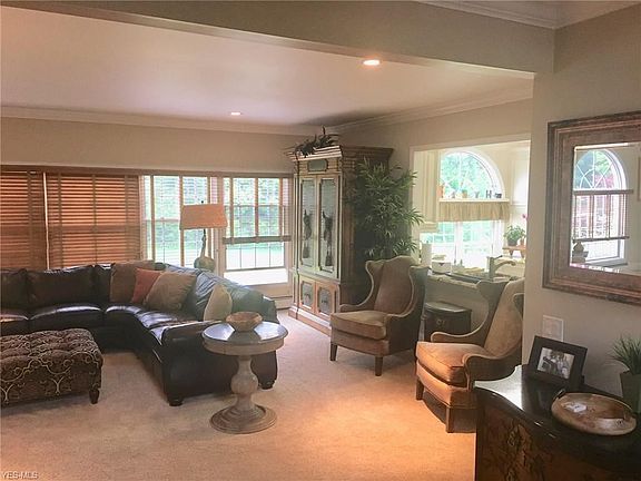 5th image of 11150 Arrowhead Dr