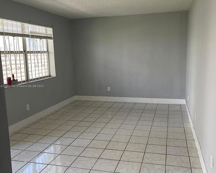 1st image of 1330 NE 127th St #4
