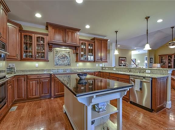 5th image of 405 Bayberry Creek Cir