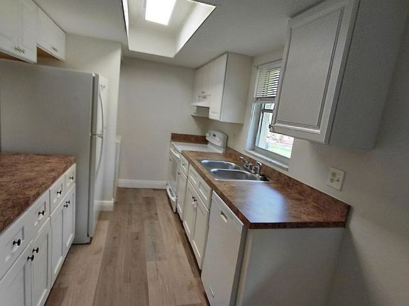 3rd image of 5004 Chiquita Blvd S APT 107