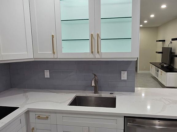 4th image of 2300 NE 1st Ln APT 209