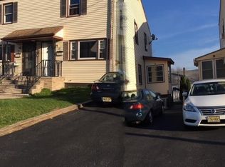 61 Moffett St, Fords, NJ 08863
