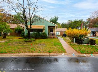 8 Pembroke Ln #B, Whiting, NJ