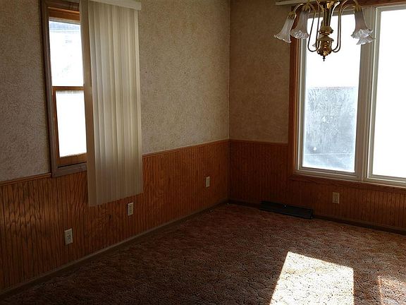 5th image of 315 W 4th St
