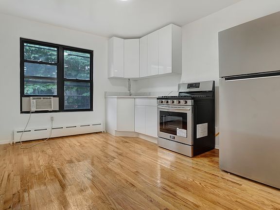 5th image of 171 Metropolitan Ave #1R