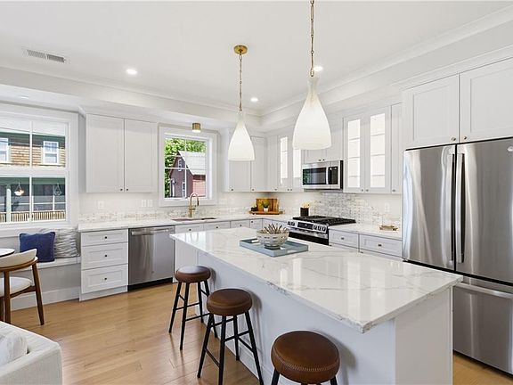 5th image of 67 Queen St #1B