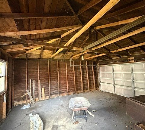 4th image of 6505 S Damen Ave