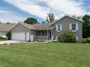 1282 Winterwood Ln, Zeeland, MI 49464