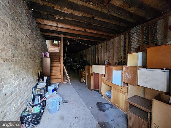 4th image of 2520 W Fayette St