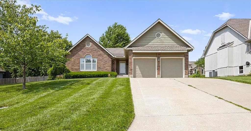 901 NW High Point Dr, Lees Summit, MO 64081 | Zillow