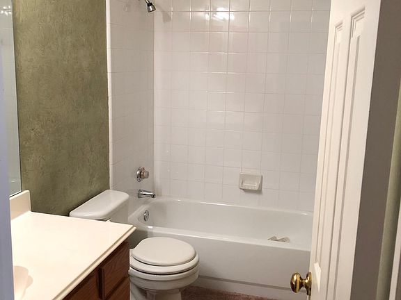 Upstairs hall bath