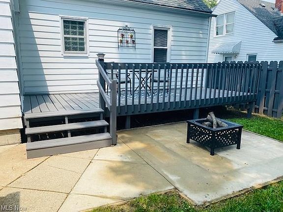 5th image of 678 Thoreau Ave