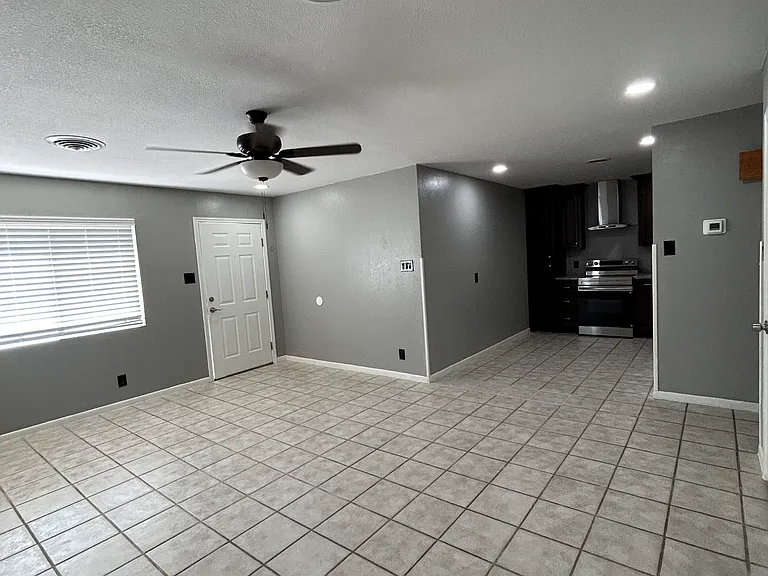 119 Foster Dr #A — Photo 3