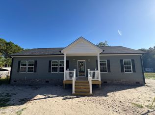 416 Peanut Rd, Hampstead, NC 28443