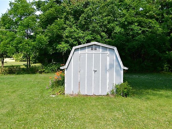 3rd image of 432 Fox Cir