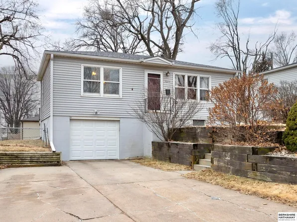 7217 Joseph Ave, La Vista, NE 68128