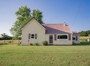 11861 E 1350 Road, Stockton, MO 65785