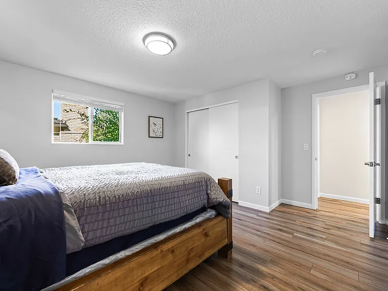 2010 S Curtis Cir — Photo 11