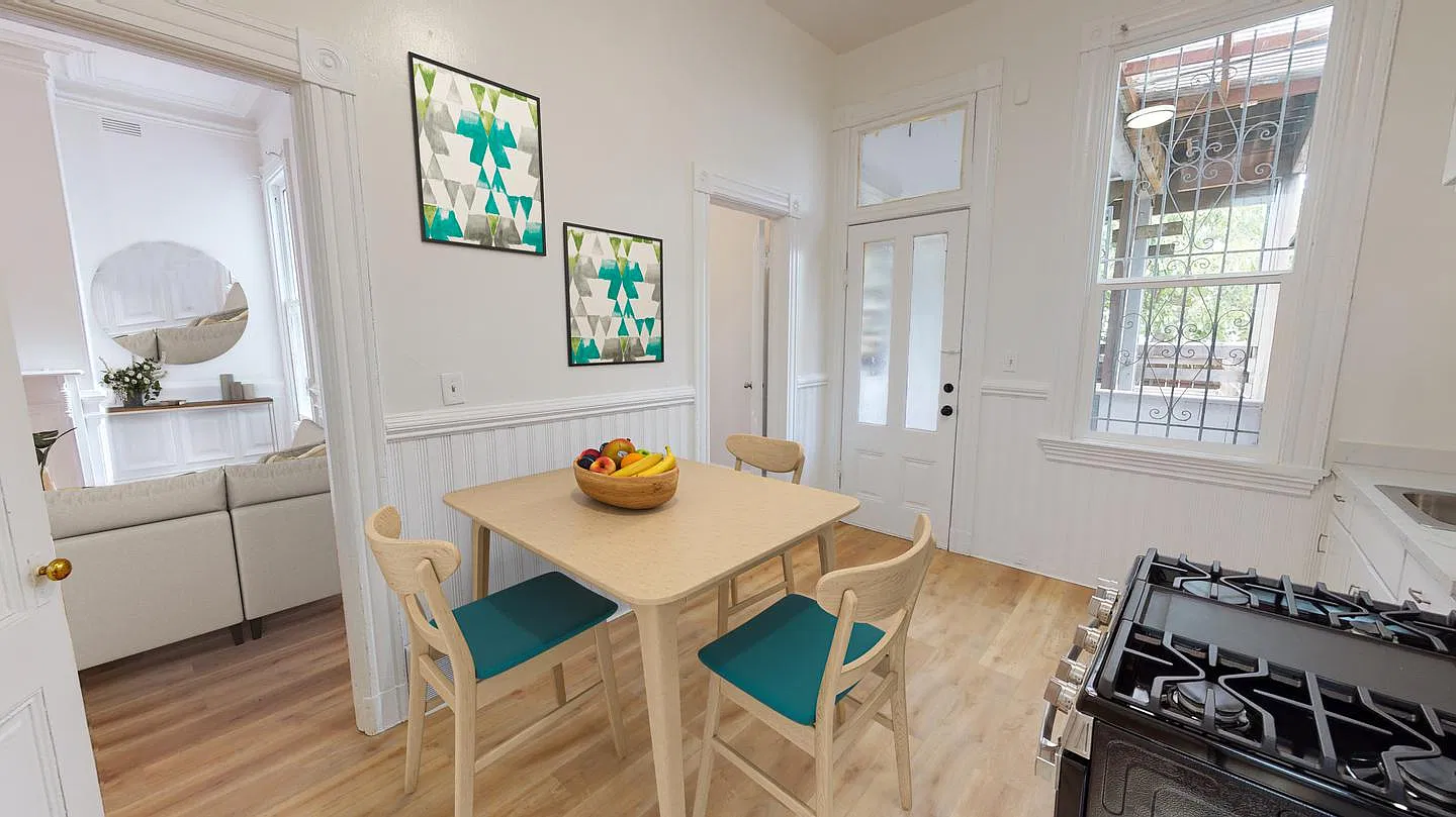 Inviting Lower Haight duplex near Alamo Square Park — Photo 2