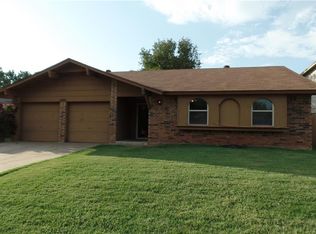 725 Holly Hill Rd, Edmond, OK 73003