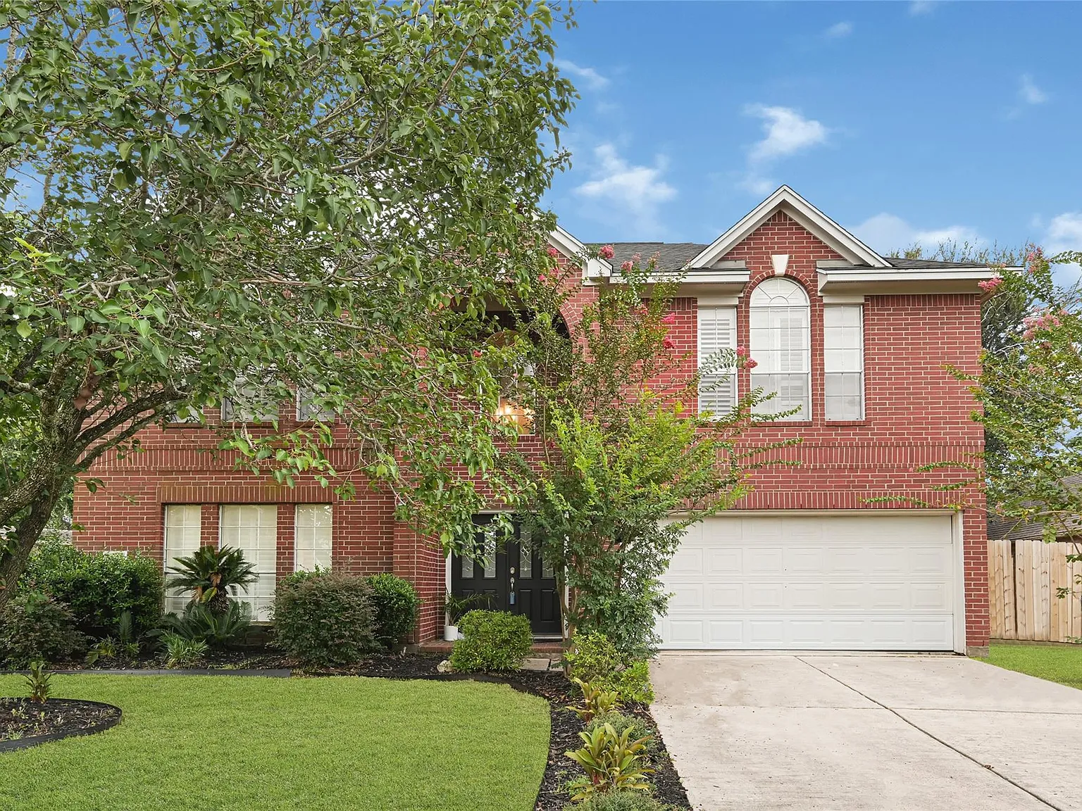 4 bed, 2.5 bath, 2677 sqft, $3,000 — Photo 3