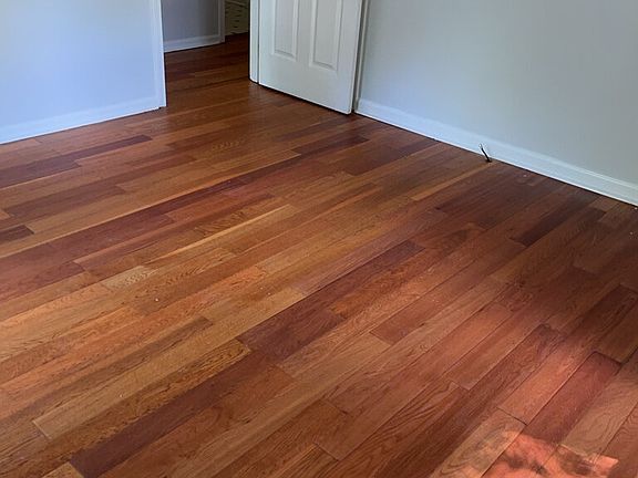 3rd image of 119 Oak Park Dr