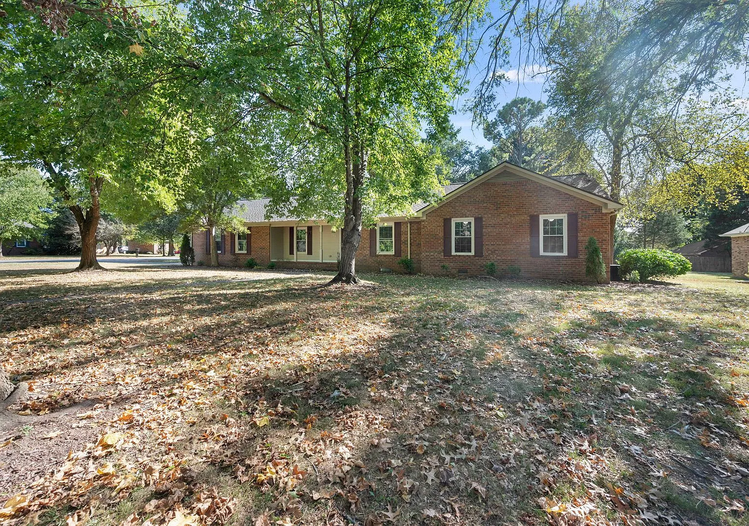703 Princess Ct — Photo 3