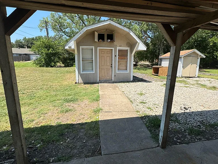 4309 Connie Dr — Photo 16